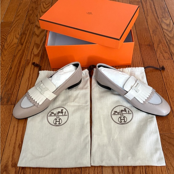 Hermes Two-Tone Beige and Cream Leather Fringe Loafers - Picture 2 of 5